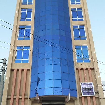 Claire de Lune Moonlight Hotel Nakuru Buitenkant foto