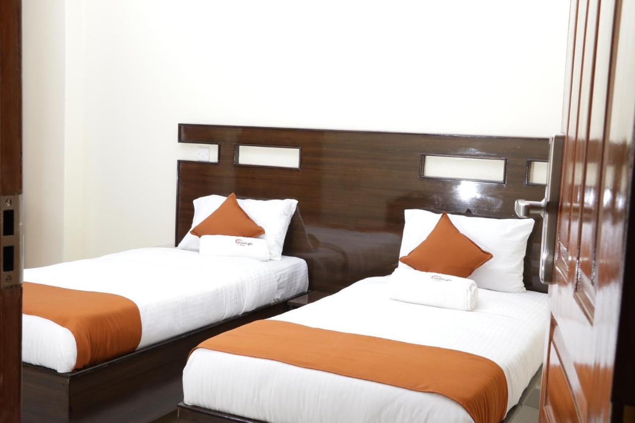Claire de Lune Moonlight Hotel Nakuru Buitenkant foto