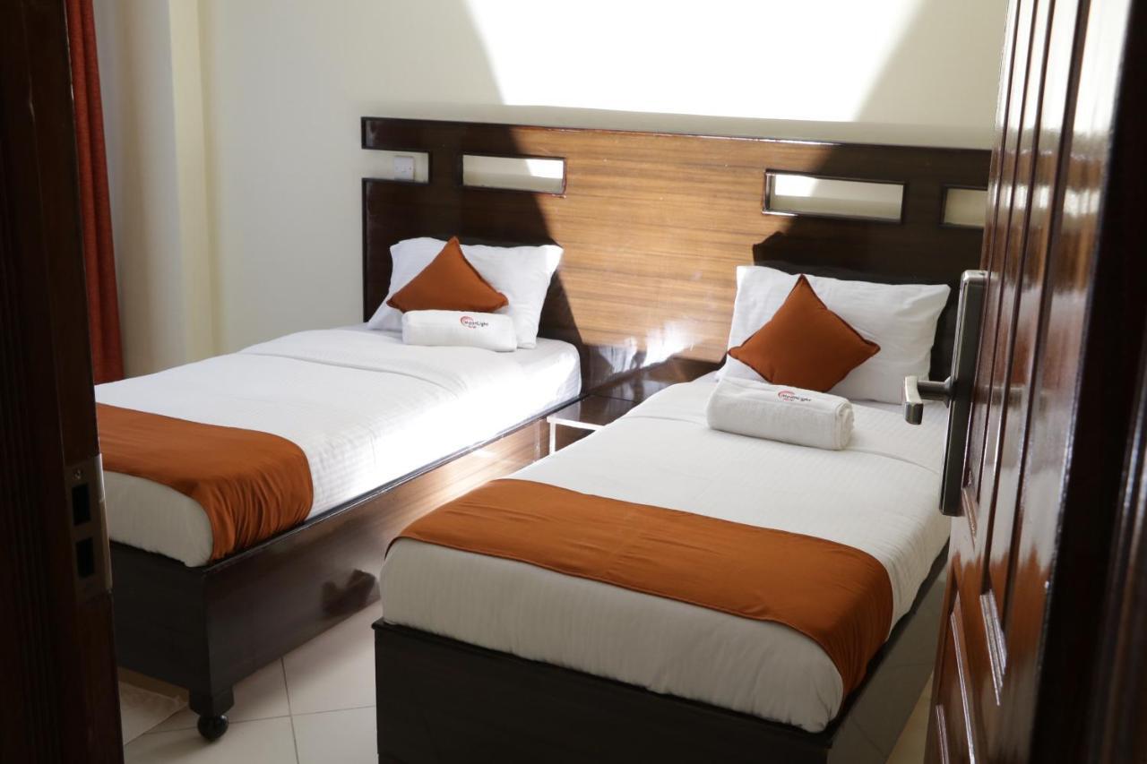 Claire de Lune Moonlight Hotel Nakuru Buitenkant foto