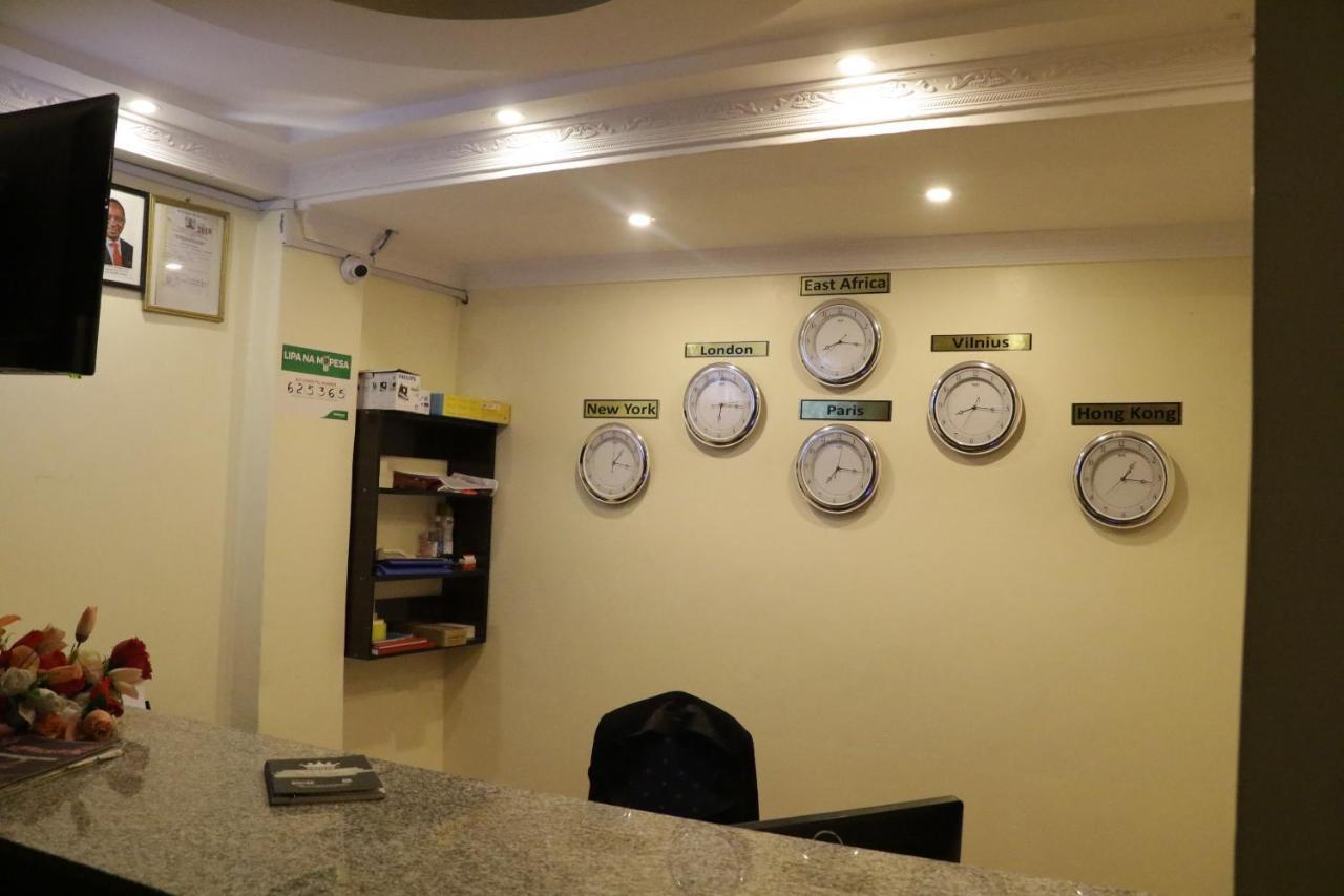 Claire de Lune Moonlight Hotel Nakuru Buitenkant foto