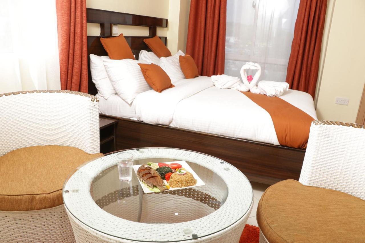 Claire de Lune Moonlight Hotel Nakuru Buitenkant foto