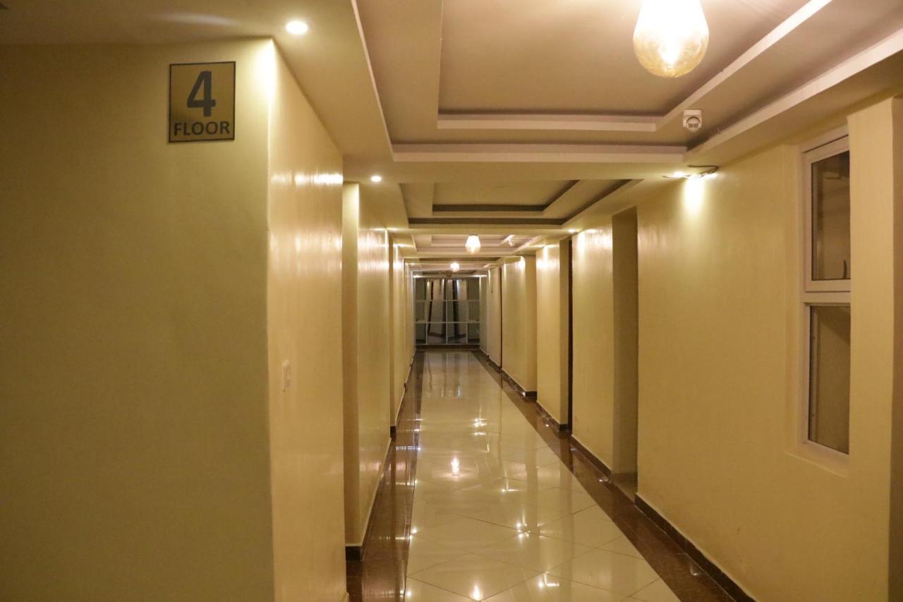 Claire de Lune Moonlight Hotel Nakuru Buitenkant foto